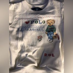 Crewneck fleece w embroidery